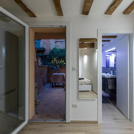 Luxury Suite In The Center I Private Patio & Kitchen Bologna Exterior photo